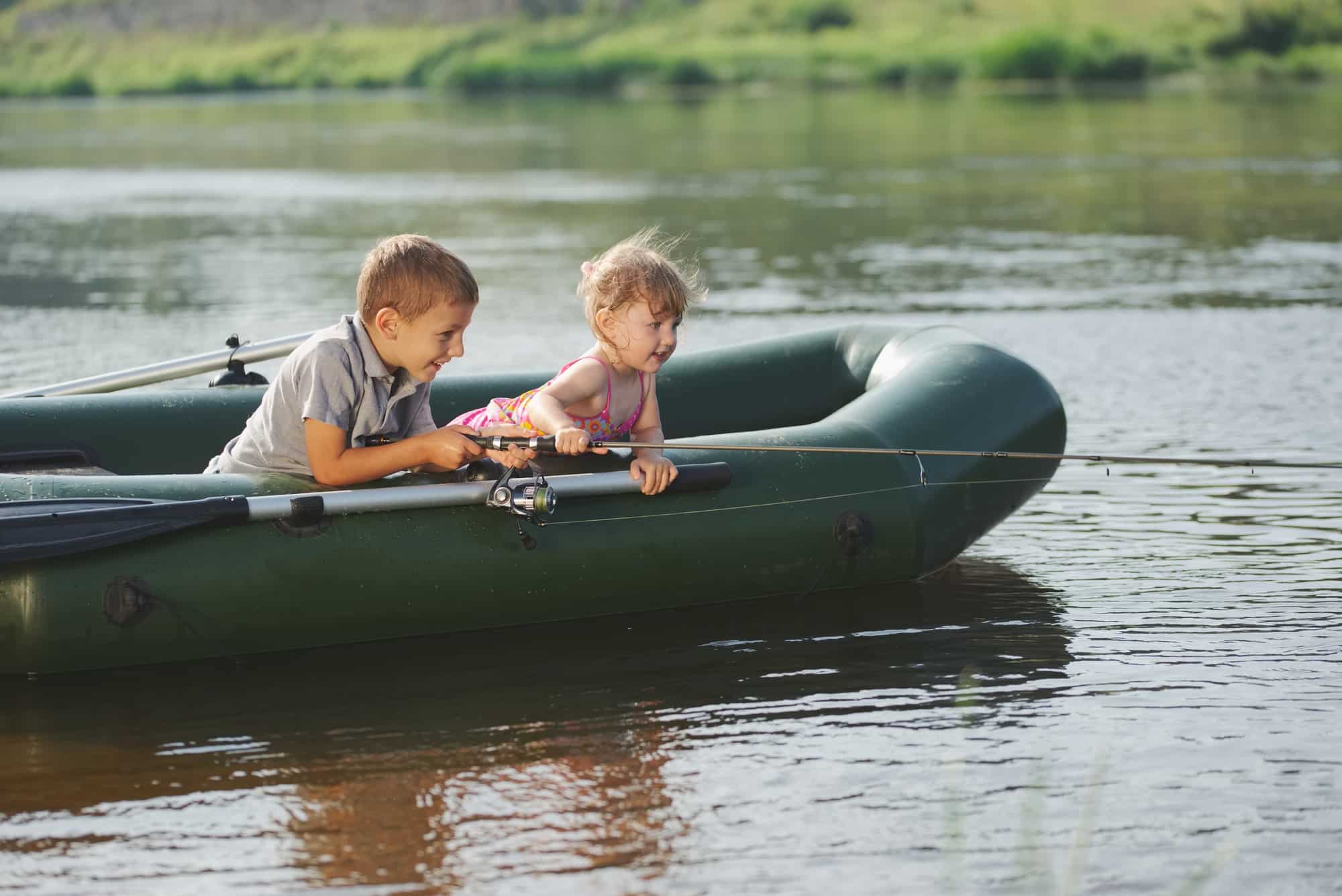 Float tube (pêche) : comment bien choisir sa barque de pêche